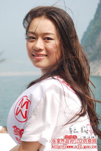 回眸一笑。